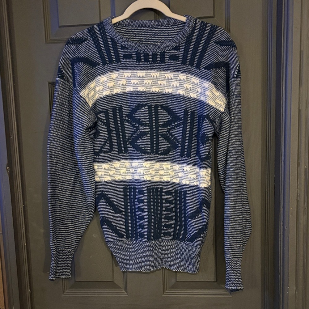 Vintage Men's Blue and White Sweater - Picture 1 of 2